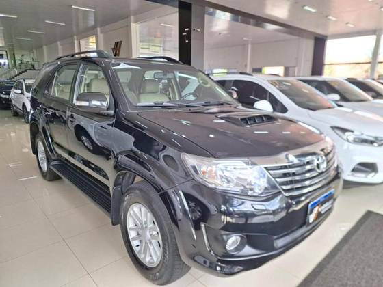 TOYOTA HILUX SW4 3.0 SRV 4X4 16V TURBO INTERCOOLER DIESEL 4P AUTOMÁTICO TOYOTA HILUX SW4 3.0 SRV 4X4 16V TURBO INTERCOOLER DIESEL 4P AUTOMÁTICO